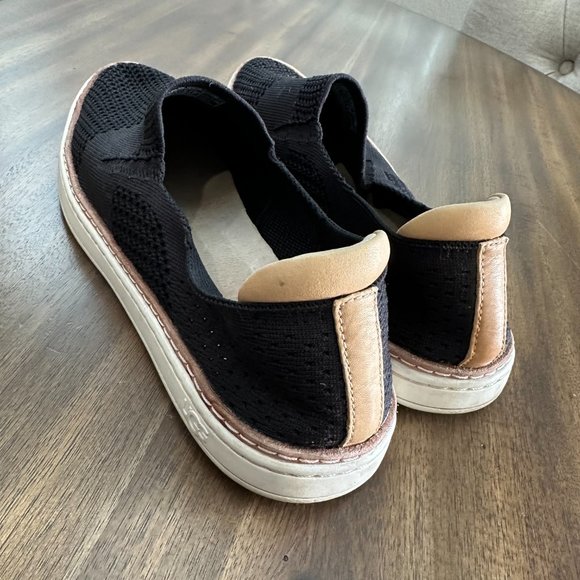 Ugg Sz 9 Black Slip on Sneaker - Picture 3 of 3